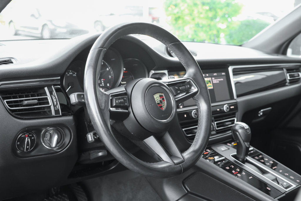 Certified 2023 Porsche Macan Turbo AWD/4WD image 30
