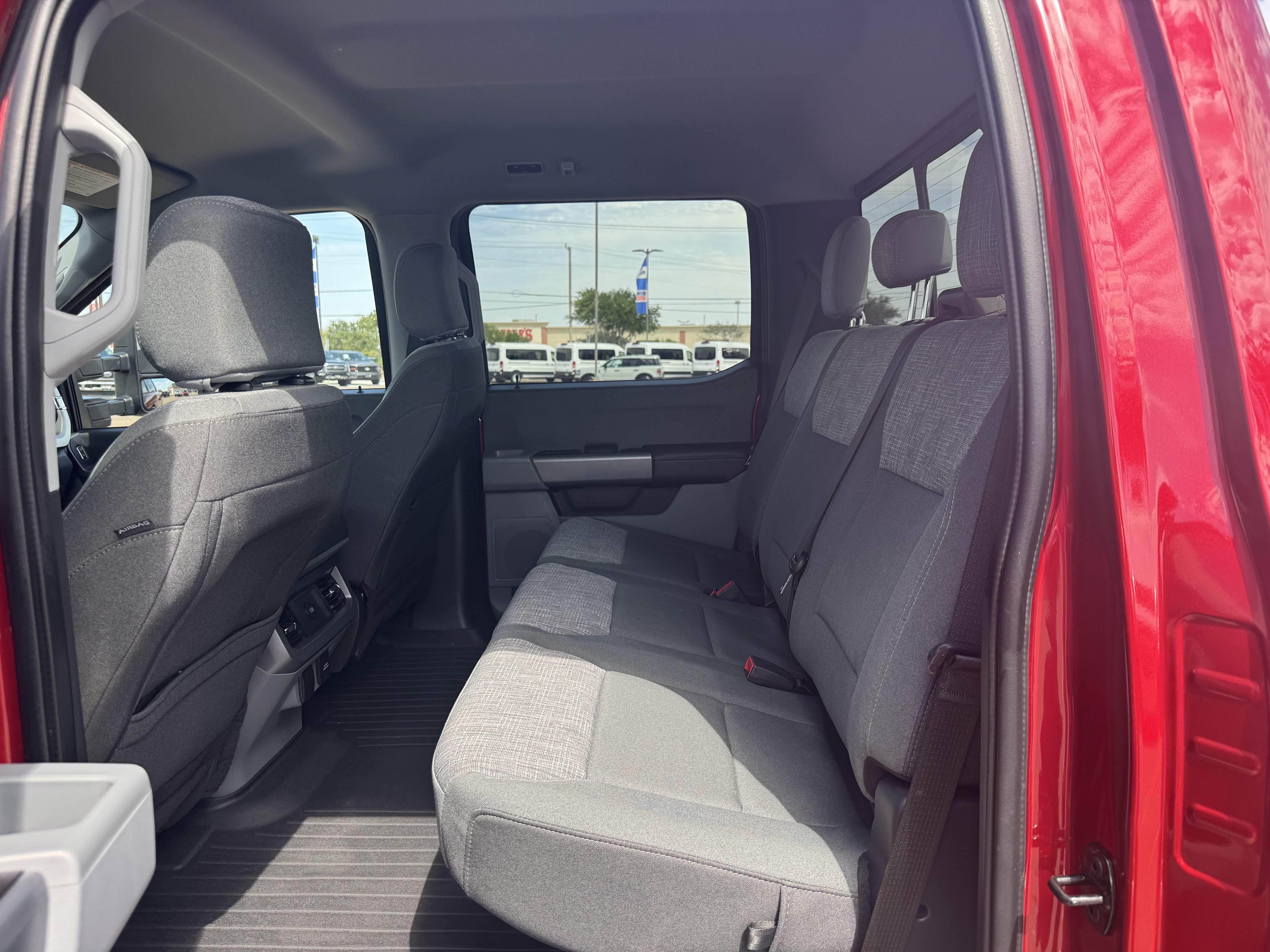 Certified 2023 Ford F250 XLT w/ FX4 Off-Road Package AWD/4WD image 26