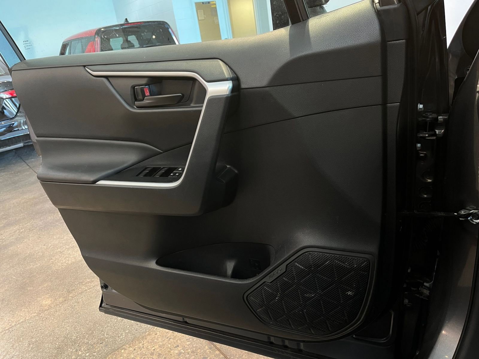 Used 2025 Toyota RAV4 LE image 18