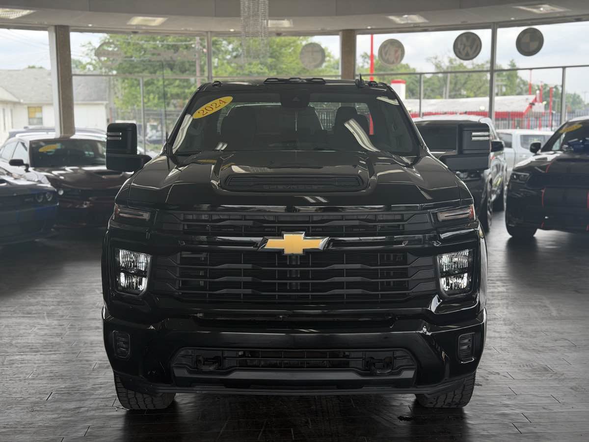 Used 2024 Chevrolet Silverado 2500 Custom w/ Custom Convenience Package AWD/4WD image 16