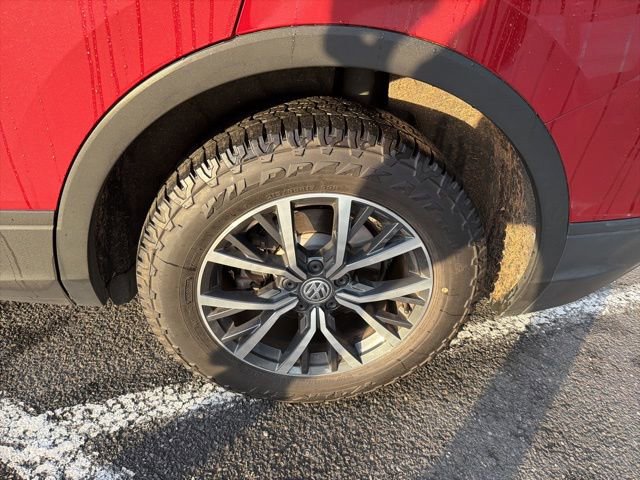 Used 2019 Volkswagen Tiguan SE w/ Panoramic Sunroof Package image 18
