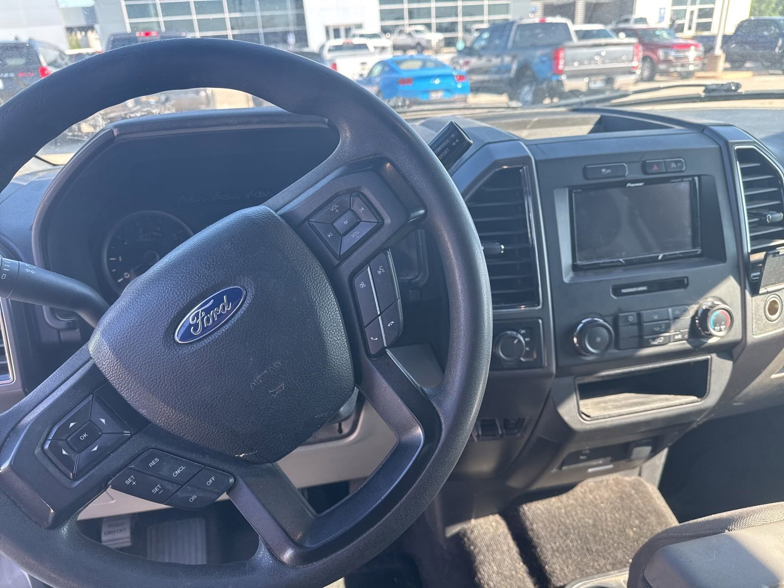 Used 2017 Ford F150 XLT AWD/4WD image 10