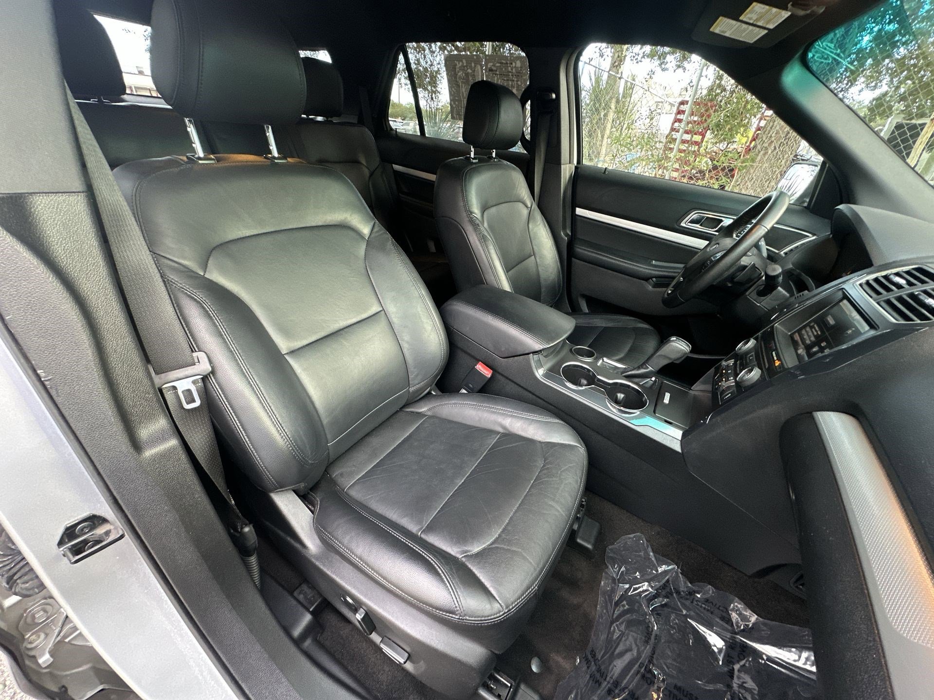 Used 2016 Ford Explorer XLT w/ Equipment Group 202A image 28