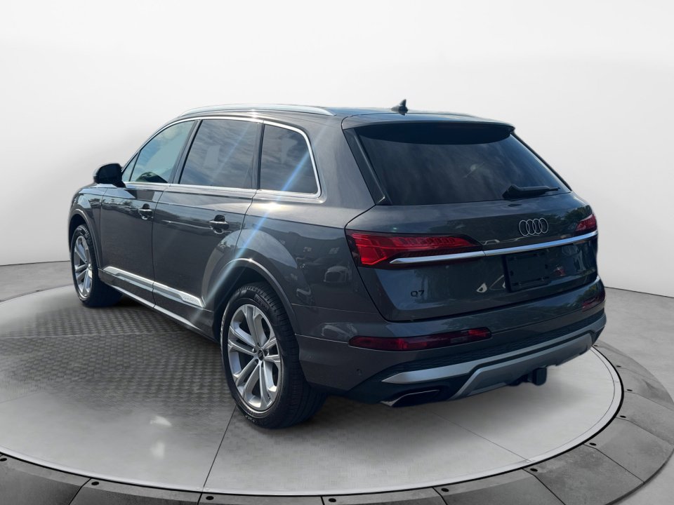 Certified 2025 Audi Q7 2.0T Premium w/ Convenience Package AWD/4WD image 5