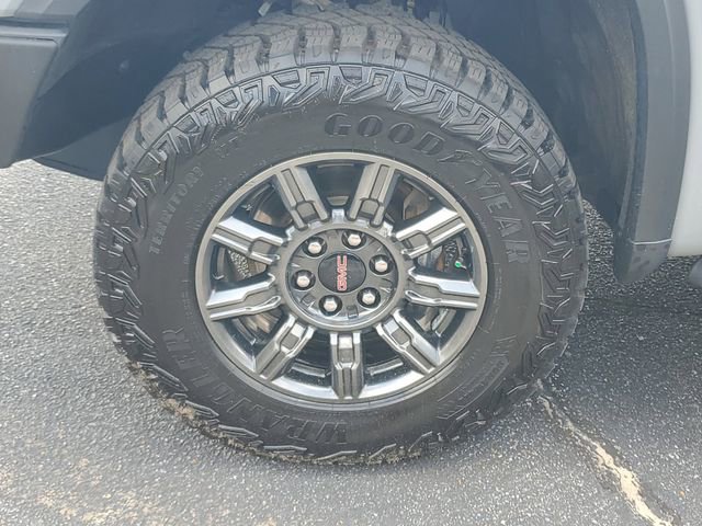Used 2025 GMC Sierra 1500 AT4X AWD/4WD image 30