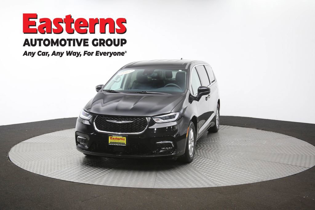 Used 2023 Chrysler Pacifica Touring-L FWD image 54