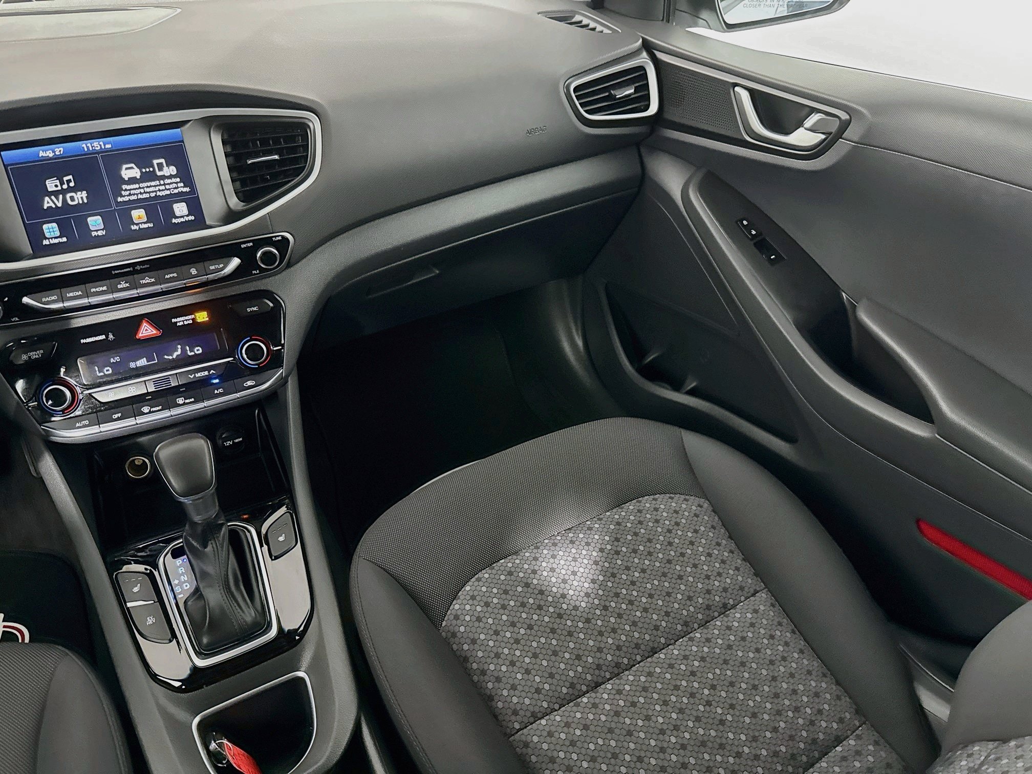 Used 2019 Hyundai Ioniq Plug-In Hybrid FWD image 32