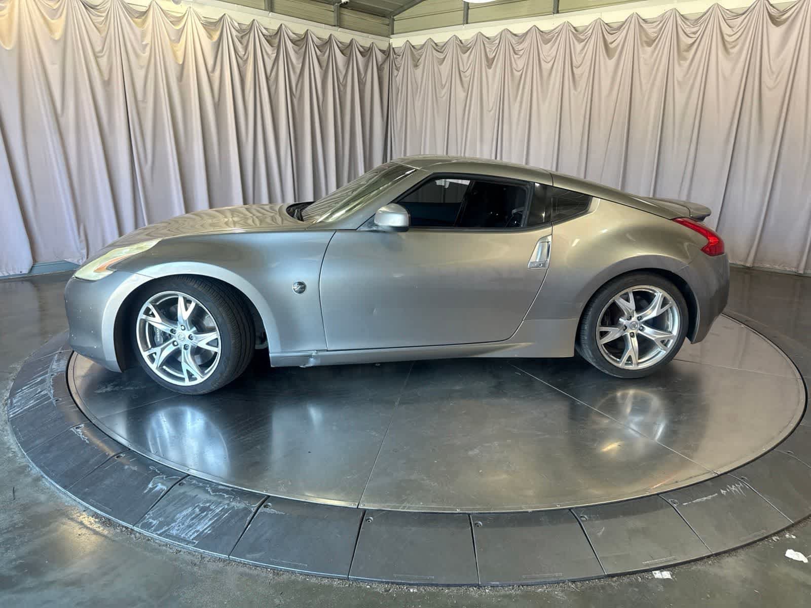Used 2009 Nissan 370Z Coupe w/ Sport Pkg RWD image 8