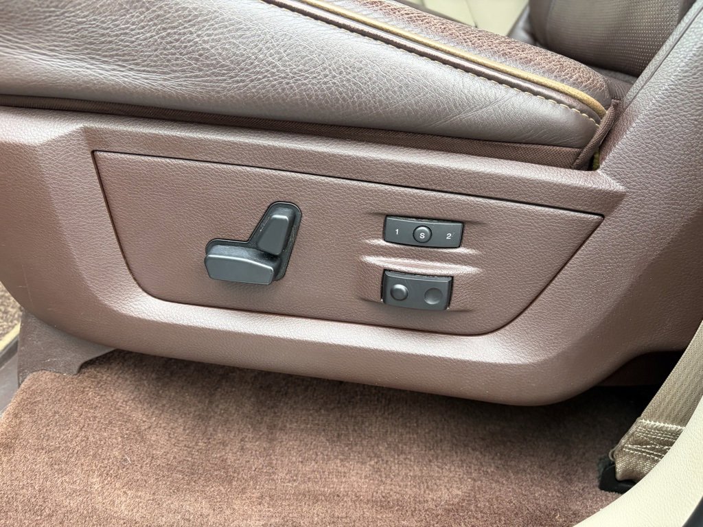 Used 2015 RAM 3500 Laramie Longhorn image 11