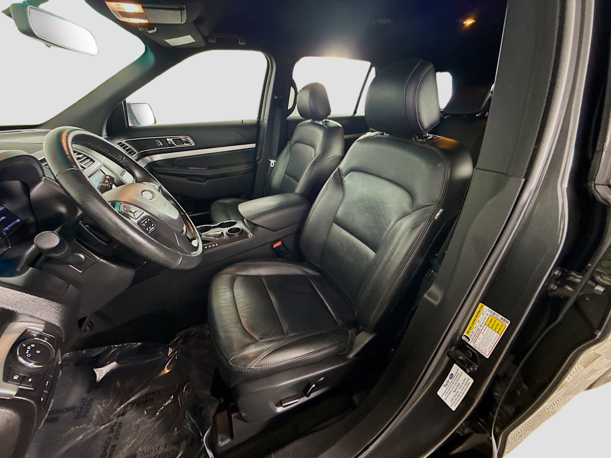 Used 2017 Ford Explorer XLT w/ Equipment Group 202A image 22