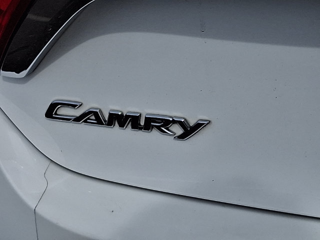 Used 2015 Toyota Camry LE FWD image 29