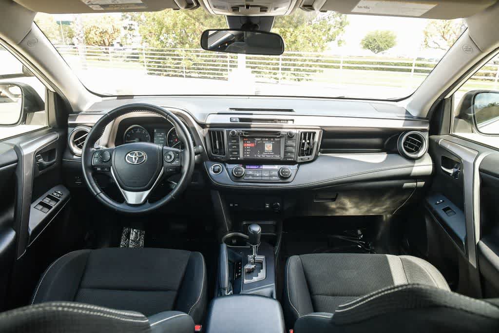 Used 2018 Toyota RAV4 XLE FWD image 14