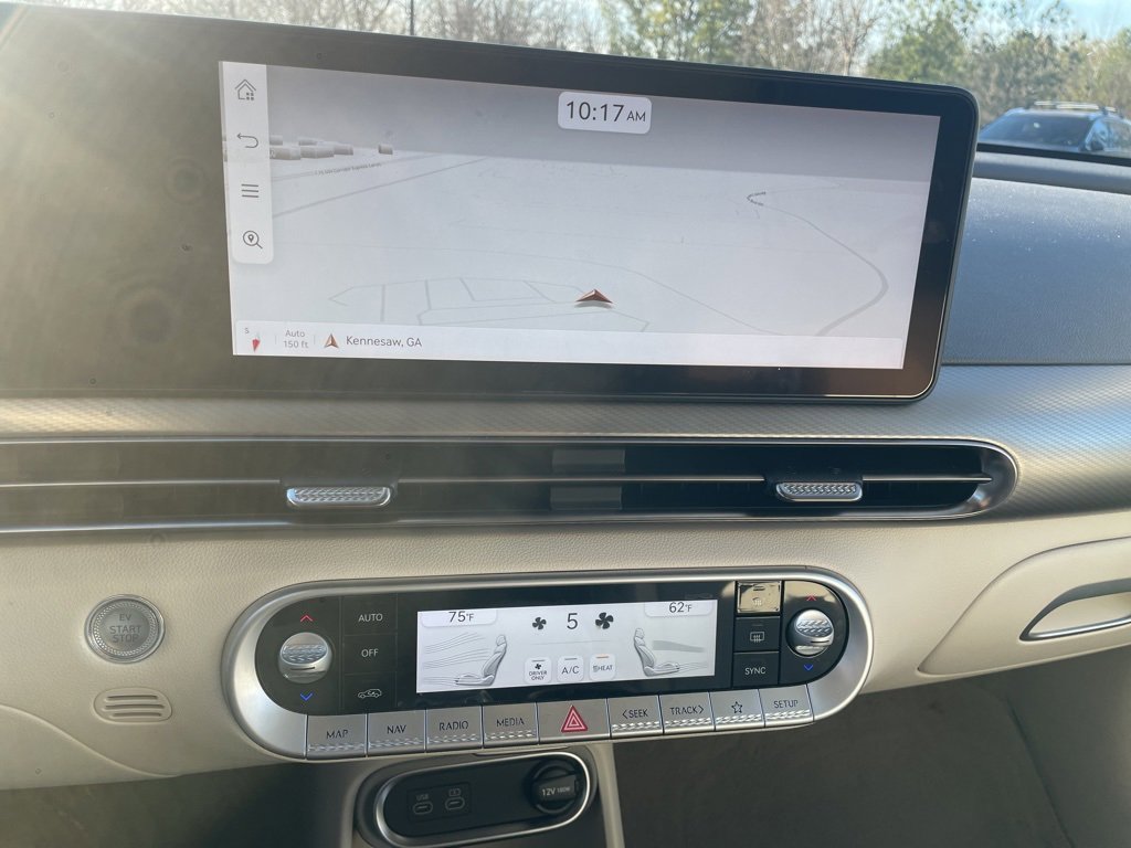 Used 2024 Genesis GV60 RWD image 11