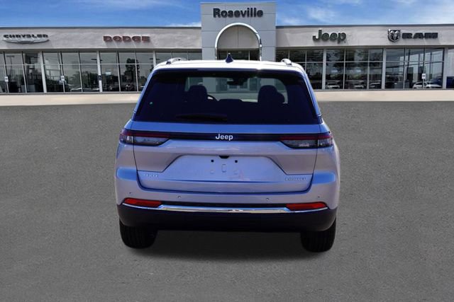 New 2025 Jeep Grand Cherokee Limited w/ Trailer Tow Package image 4