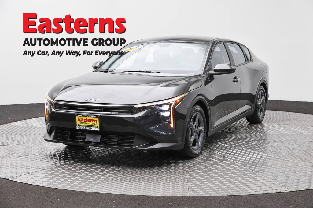 Used 2025 Kia K4 FWD image 1