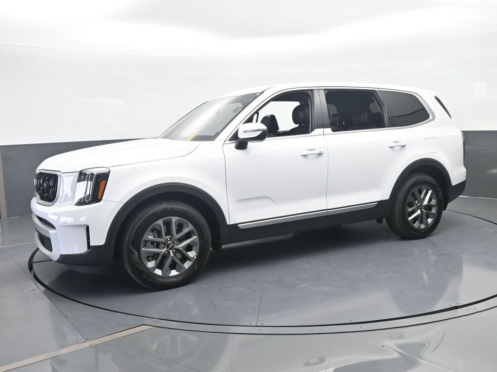 Used 2025 Kia Telluride LX FWD image 2