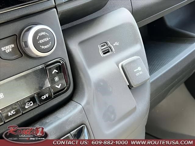 New 2024 RAM ProMaster 3500 w/ Delivery Van Package FWD image 30
