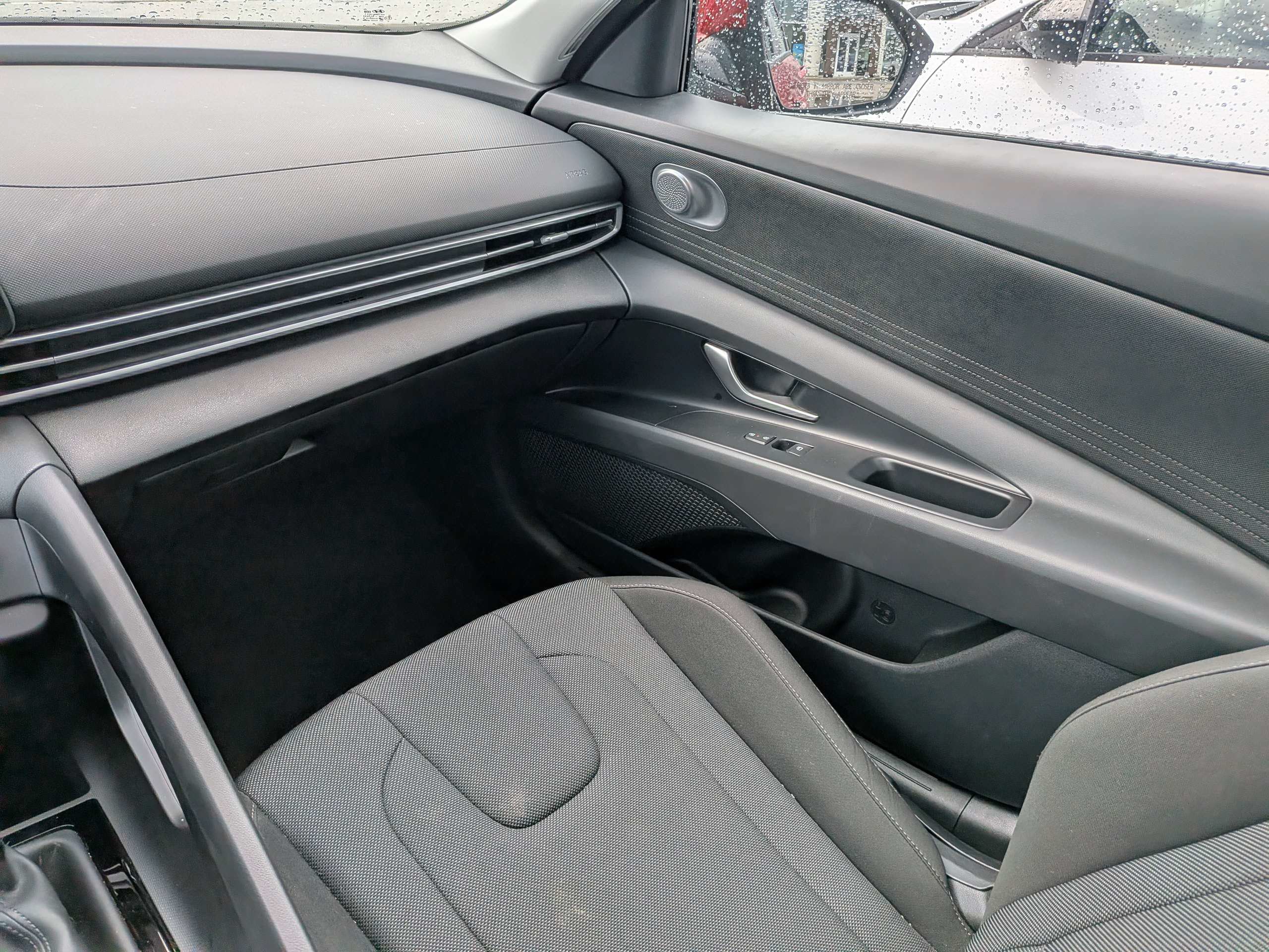 Certified 2026 Hyundai Elantra SE FWD image 16