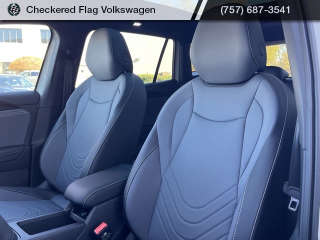 New 2026 Volkswagen Tiguan SE R-Line image 21