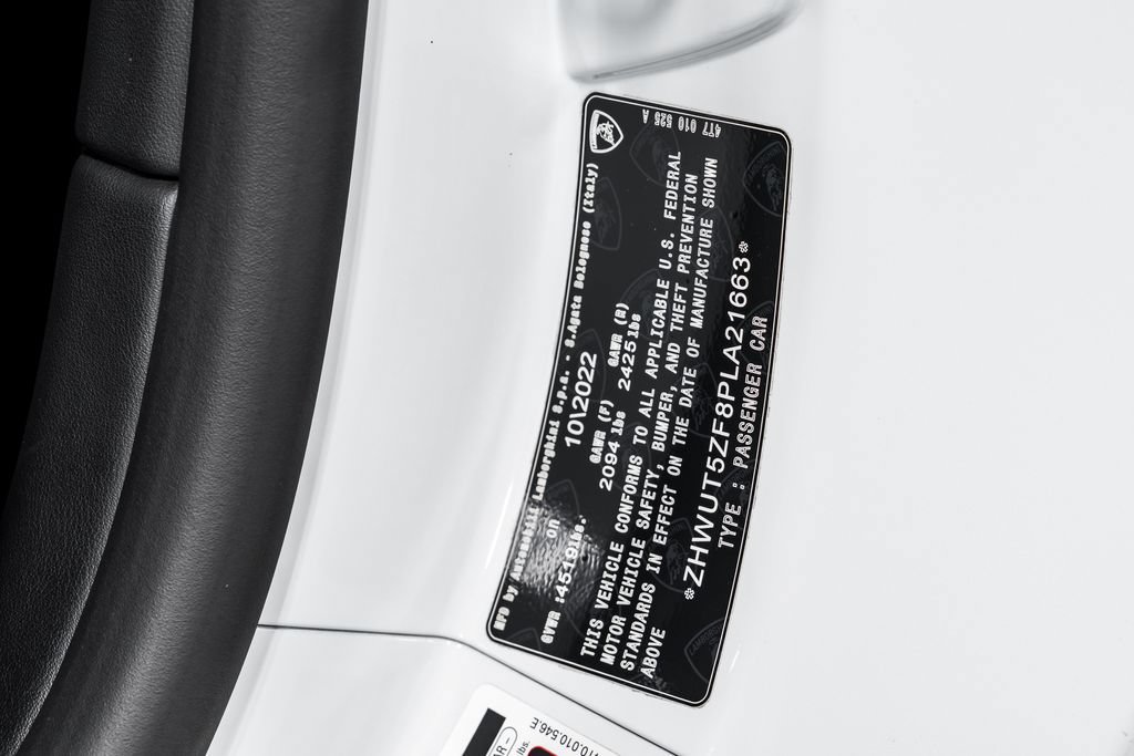 Used 2023 Lamborghini Huracan EVO RWD image 11