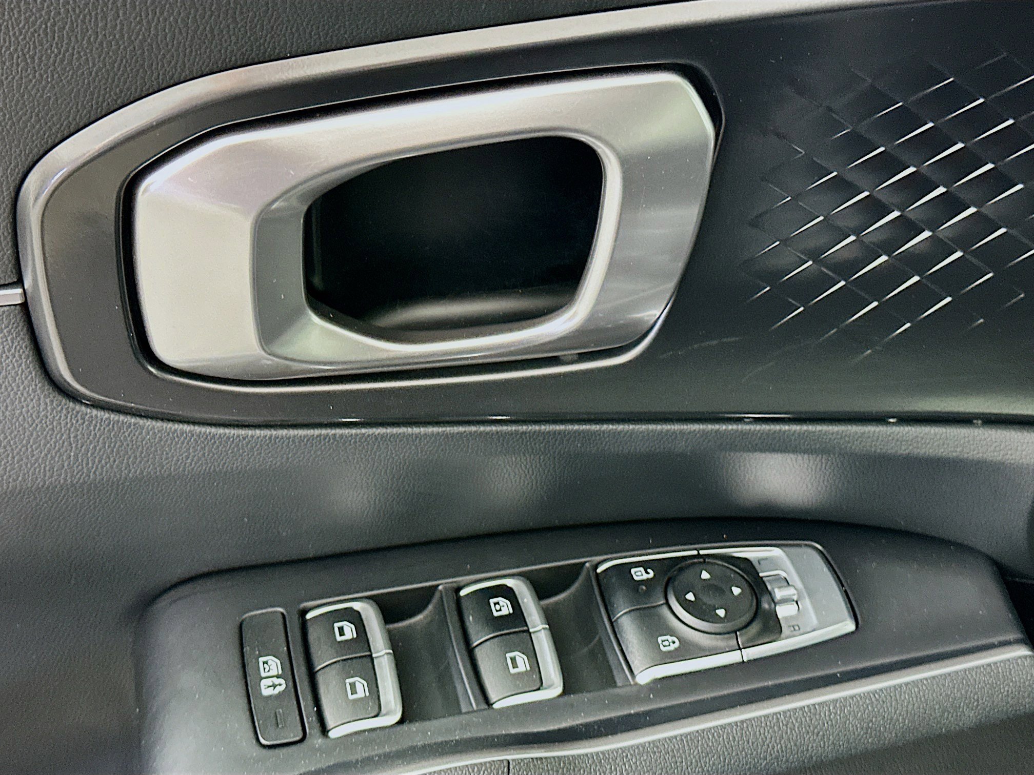 Used 2024 Kia Sorento S image 15