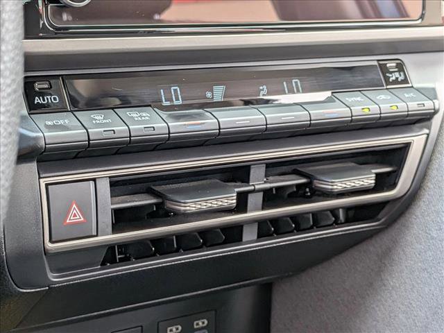 Used 2025 Toyota Camry LE w/ Convenience Package image 14