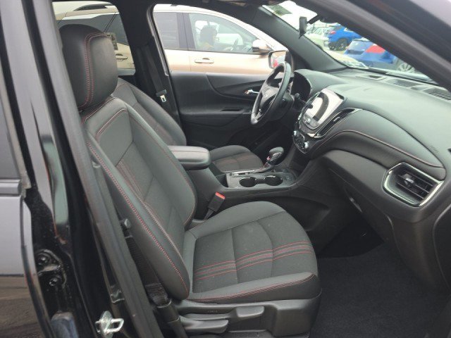 Used 2022 Chevrolet Equinox RS w/ Infotainment Package image 6
