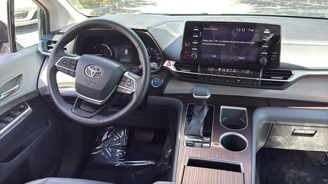 Certified 2022 Toyota Sienna XLE image 14