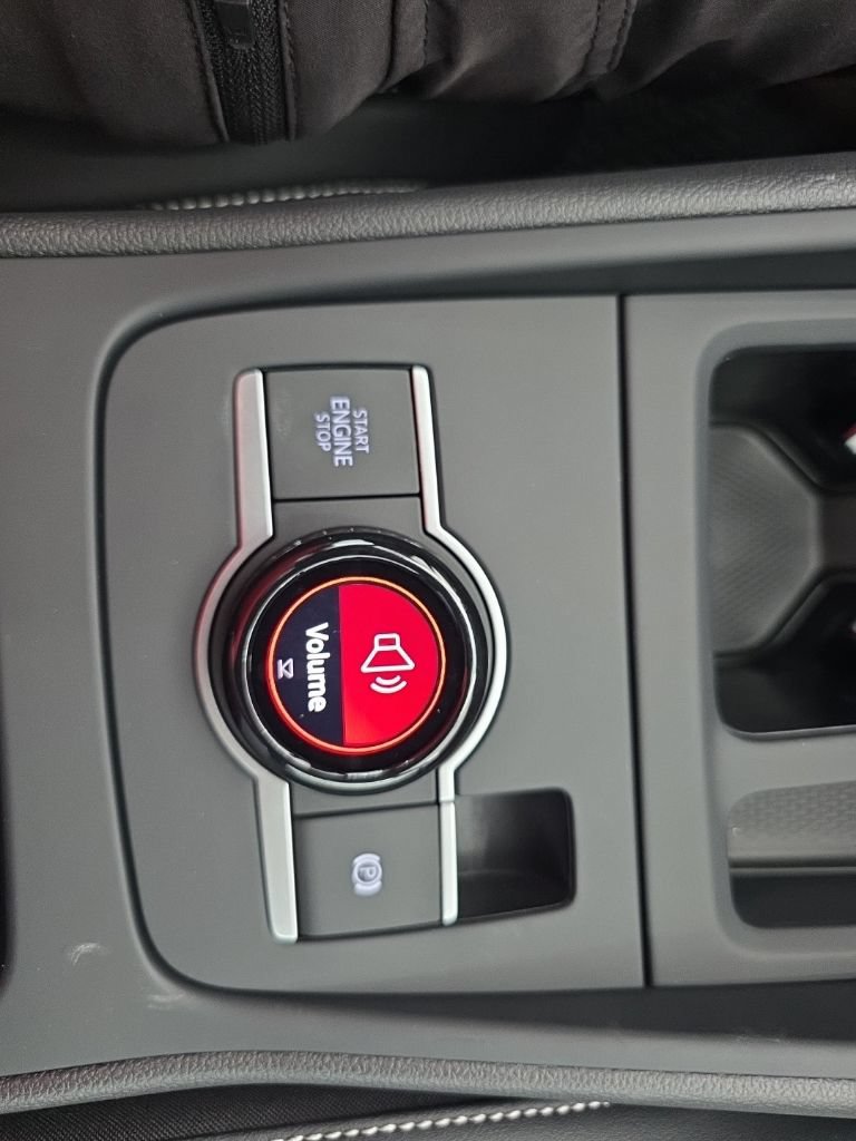 New 2026 Volkswagen Tiguan SE R-Line AWD/4WD image 38