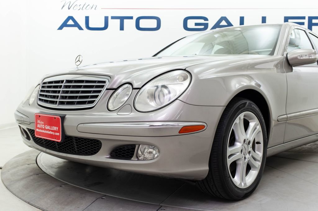 Used 2005 Mercedes-Benz E 500 Sedan w/ Lighting Pkg image 9