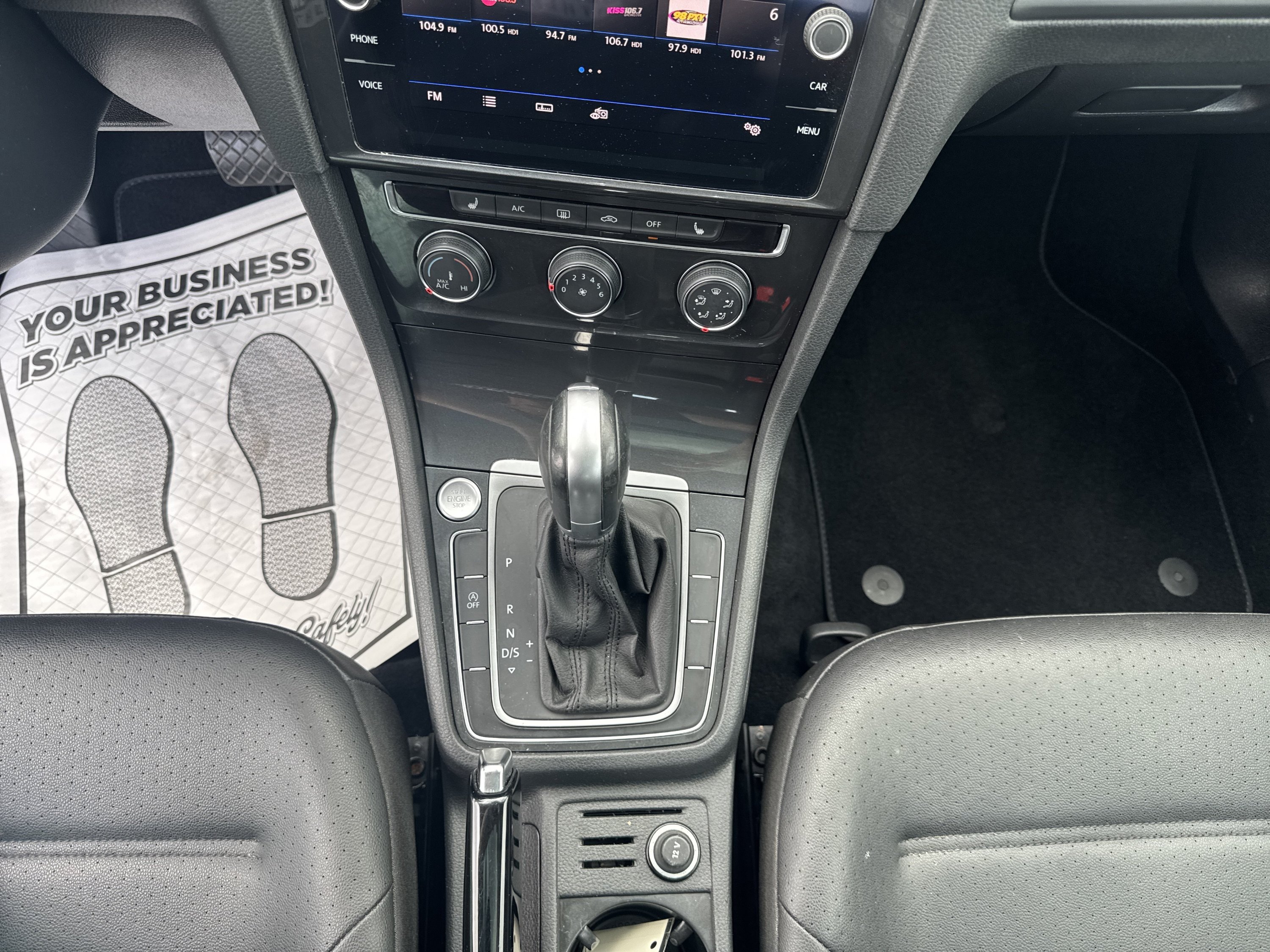 Used 2019 Volkswagen Golf SE FWD image 17