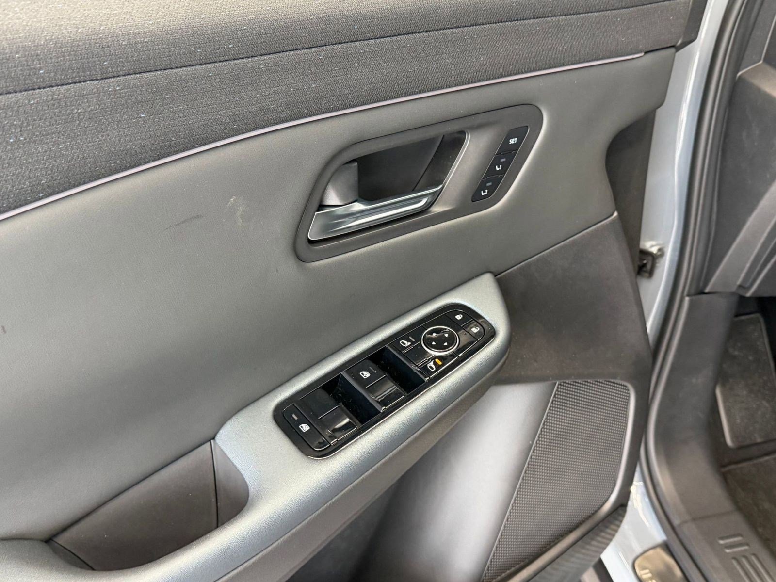 New 2026 Nissan Leaf Platinum+ FWD image 12
