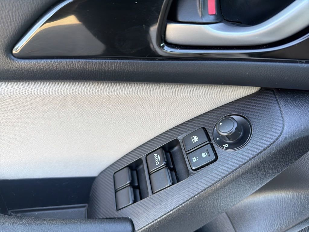 Used 2016 MAZDA MAZDA3 i Sport image 16