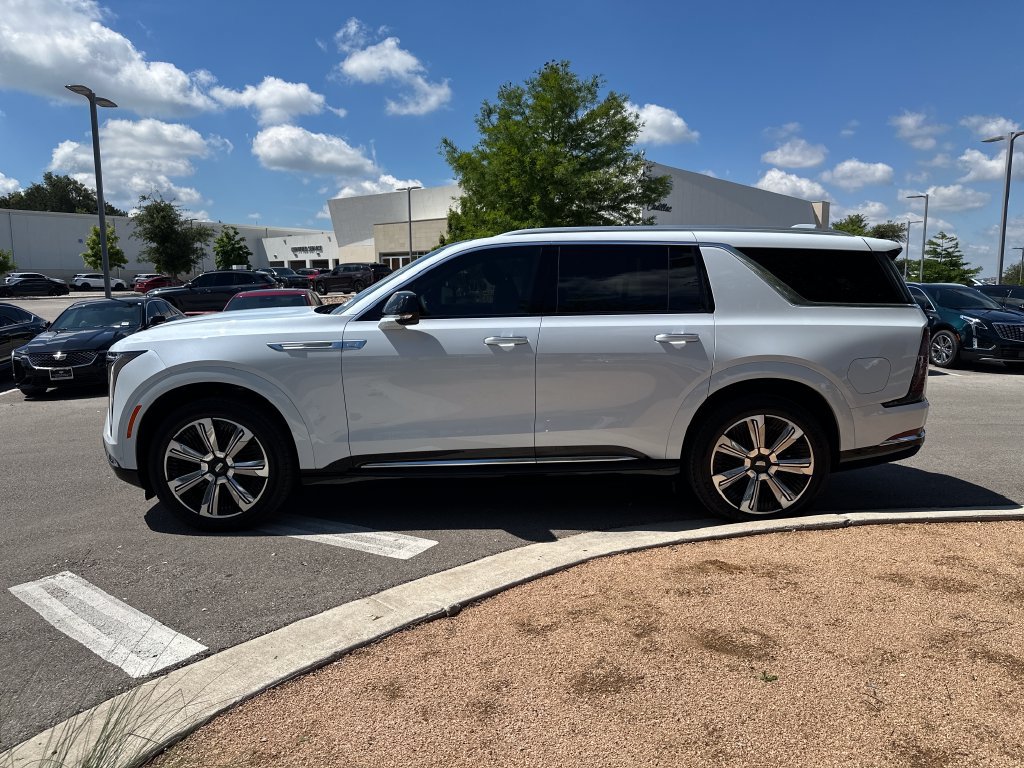 Certified 2026 Cadillac Escalade IQL Luxury AWD/4WD image 5