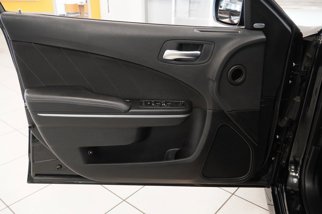 Used 2018 Dodge Charger R/T Scat Pack image 16