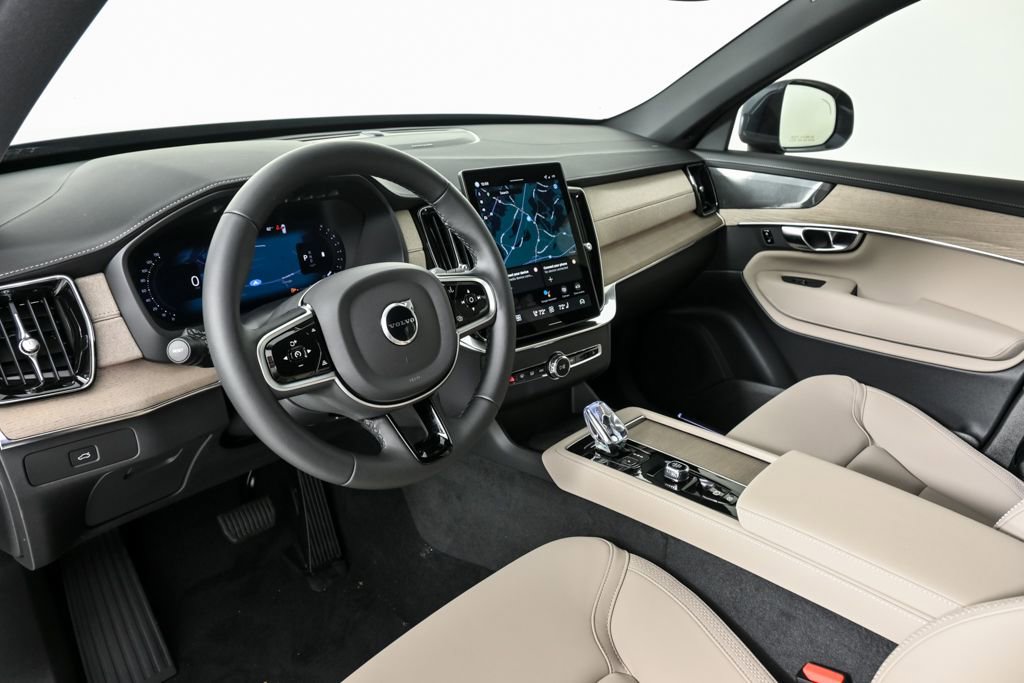 Certified 2026 Volvo XC90 B6 Plus w/ Protection Package Premier AWD/4WD image 6