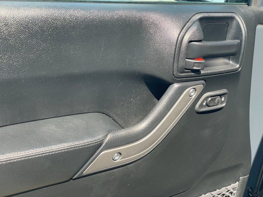 Used 2017 Jeep Wrangler Unlimited Sport AWD/4WD image 14