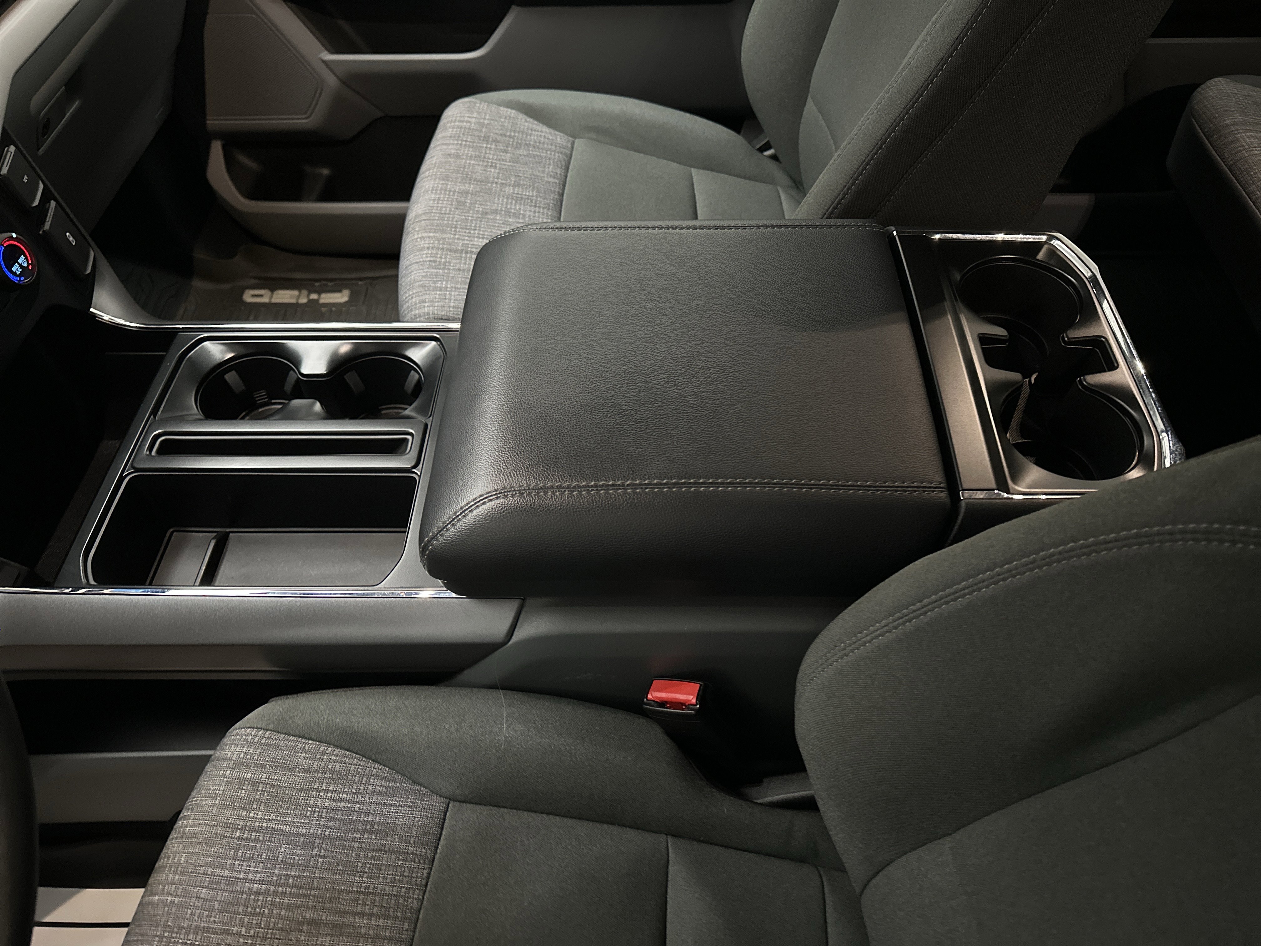 Used 2023 Ford F150 XLT w/ XTR Package image 39