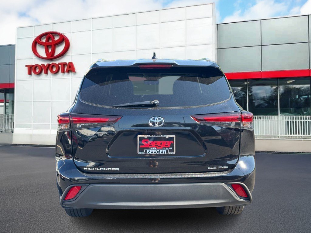 Certified 2026 Toyota Highlander XLE AWD/4WD image 5
