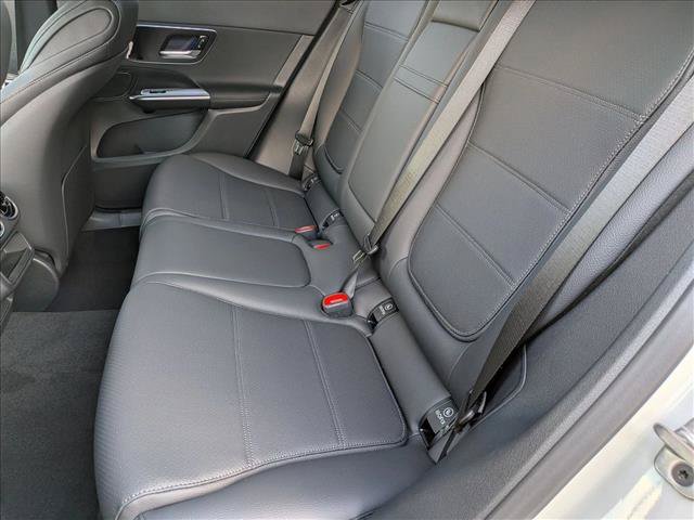 Used 2026 Mercedes-Benz GLC 300 image 14