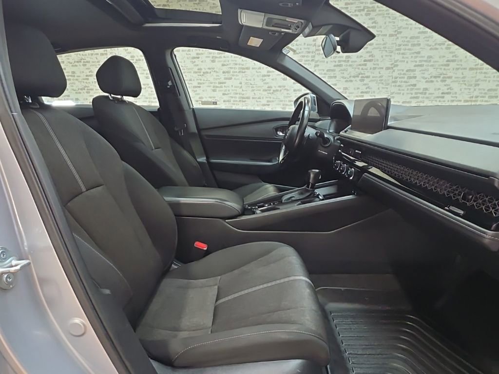 Used 2023 Honda Accord Sport image 9