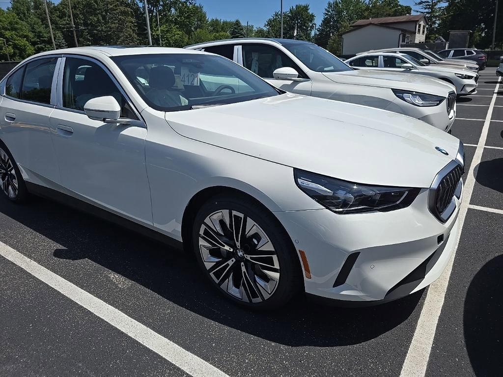 New 2026 BMW 530i xDrive image 1