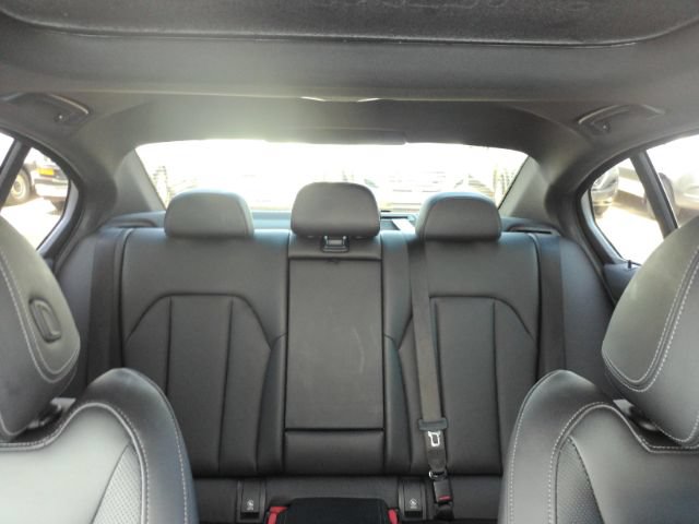 Used 2022 BMW 330e w/ Driving Assistance Package RWD image 36