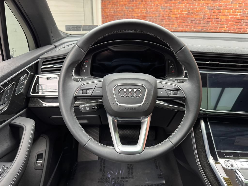 Used 2025 Audi Q7 3.0T Prestige AWD/4WD image 15
