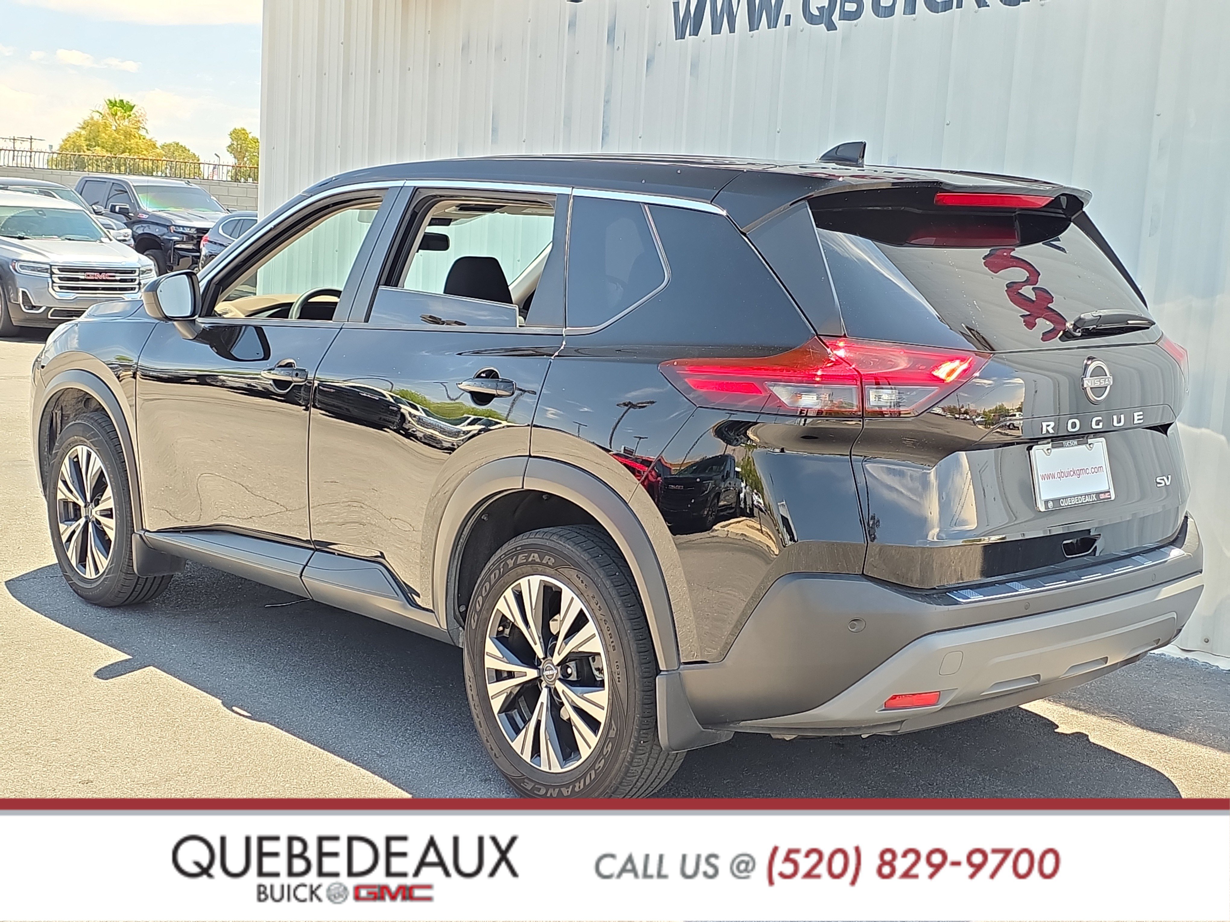 Used 2023 Nissan Rogue SV FWD image 5