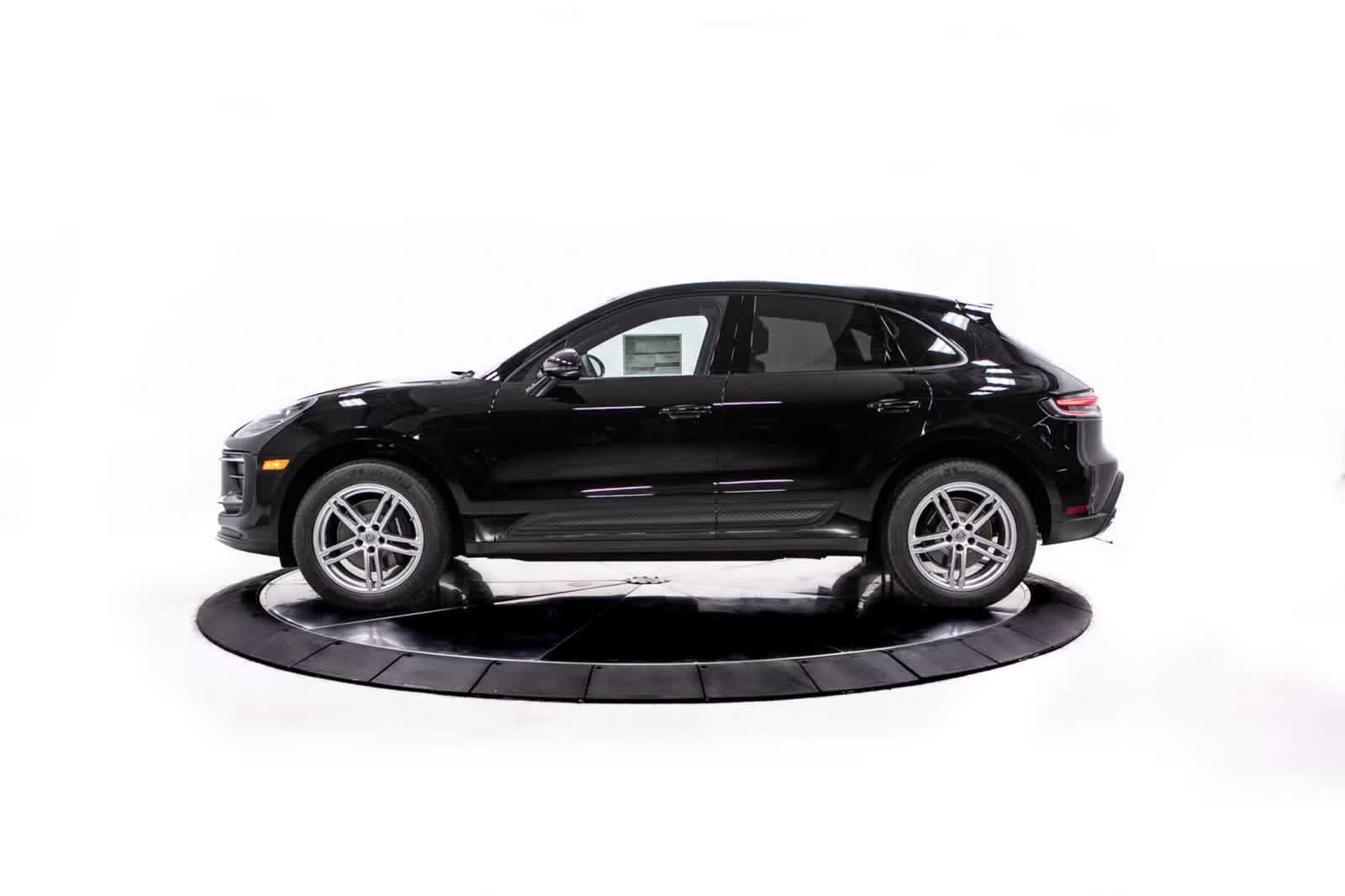 Certified 2026 Porsche Macan AWD/4WD image 2