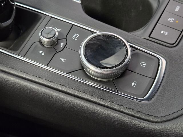 Used 2024 Cadillac XT4 Premium Luxury image 31