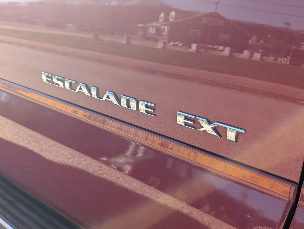 Used 2005 Cadillac Escalade EXT image 16