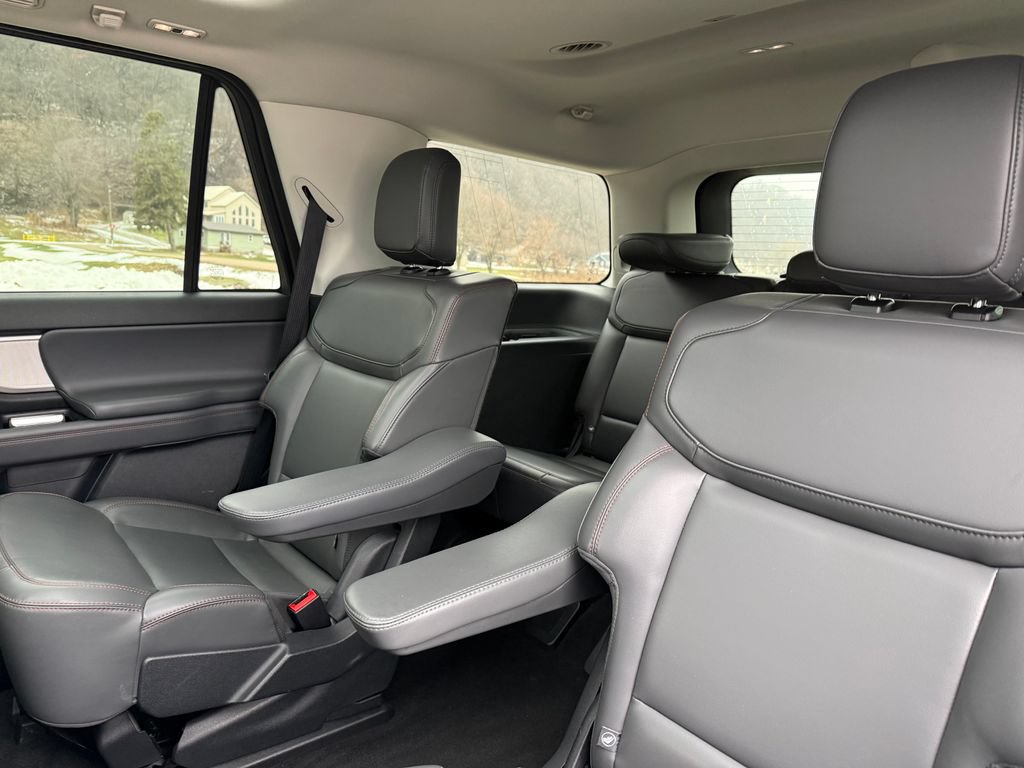 Used 2025 Ford Expedition Active AWD/4WD image 45