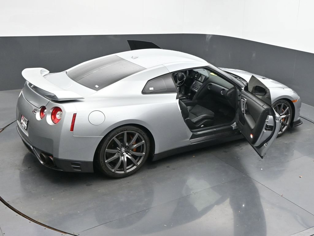 Used 2012 Nissan GT-R Premium image 66